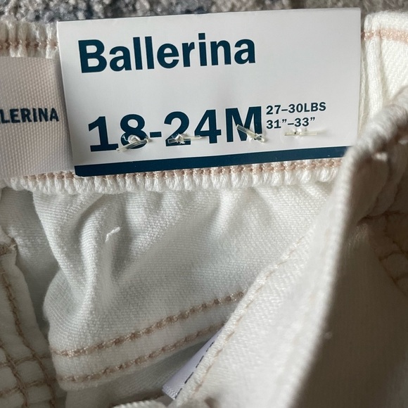 NWT Old Navy toddler Off-White Jeans | 18m-24m - Picture 3 of 5